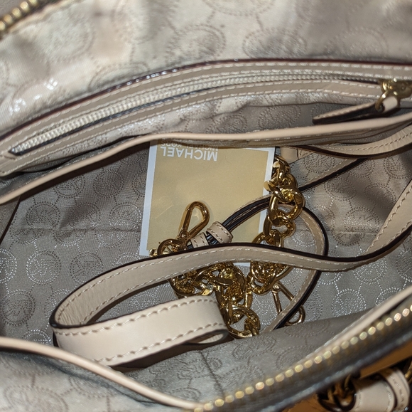 Authentic Michael Kors Grayson Satchel Bag - Picture 6 of 15